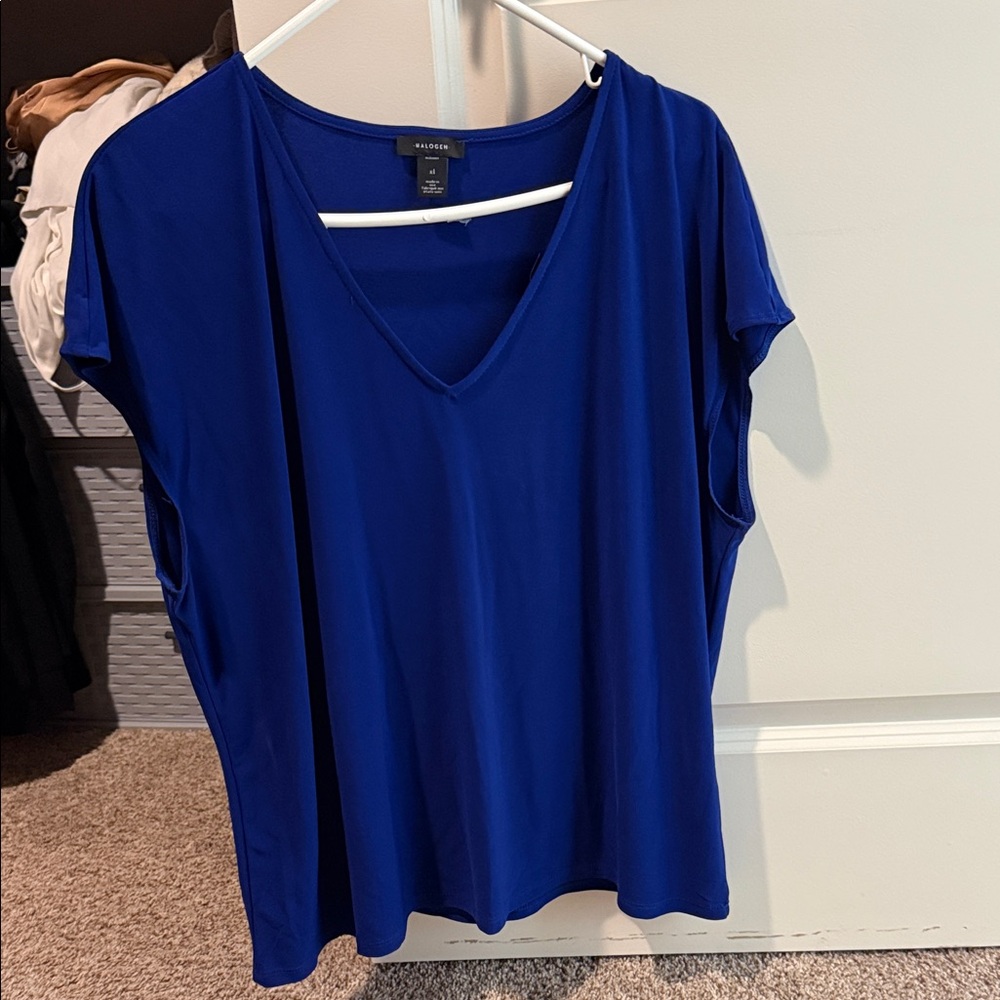 Halogen Women's V-Neck Short Sleeve Top in Royal Blue
